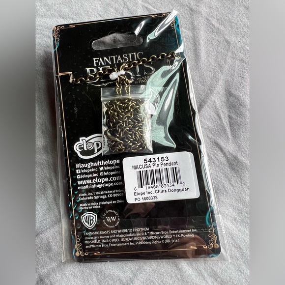 Fantastic Beasts Macusa Pendant/Pin (NWT) - Picture 4 of 5